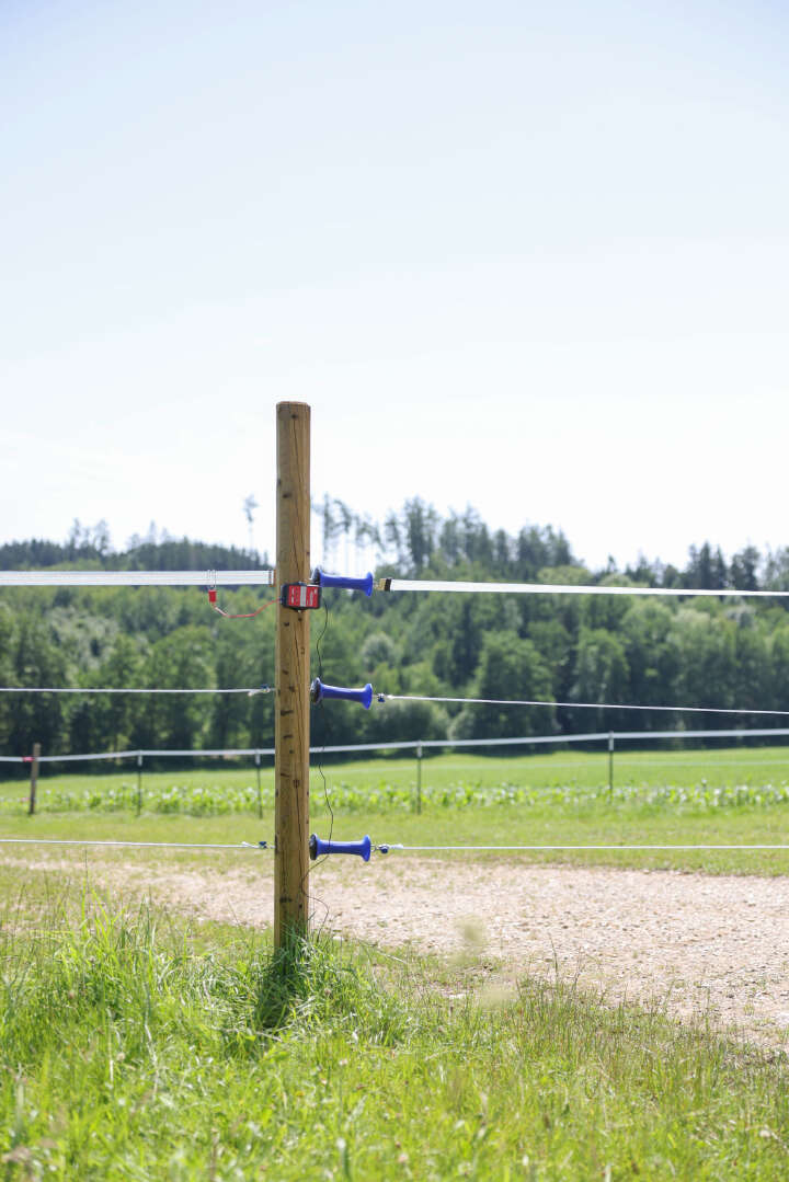 AKO Smart Satellite Zaun- und Batterieprüfer